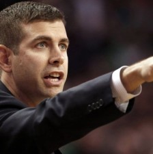 爱游戏game-塞尔提克赢得惊险胜利，打败篮网保持领先(德安吉洛拉塞尔篮网)