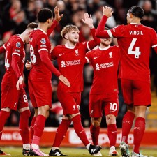 ayx体育官方网站-利物浦前锋帽子戏法，助球队战胜对手(任意球帽子戏法有几人)